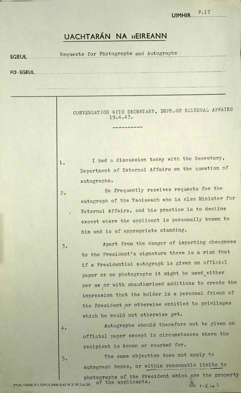 Memorandum dated 1 May 1943, regarding requests for autographs and photographs of President Douglas Hyde. 
